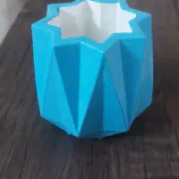 گلدان چند ضلعی