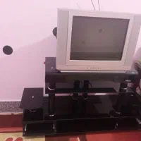 تلویزیون با میز