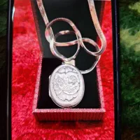 یک عدد پلاک گردنی زنانه نقره