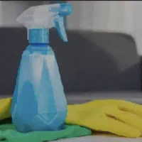 خدمتکار منزل