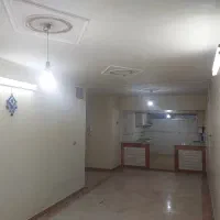 طبقه زیر همکف دربست، دو طرف نورگیر