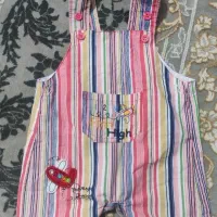 بیلر و کلاه و شال گردن مناسب تا ۶ ماه