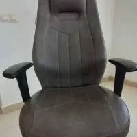 صندلی مدیریتی و صندلی خم شو و کانتر املاک