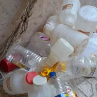 تعداد زیادی دبه برای فروش