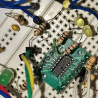 پذیـرش کارآموز الکترونیک رباتیک مونتاژ و لحیم‌کار