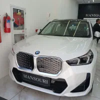 بی ام و ix1