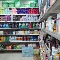 فروشنده ی خانم یا آقا