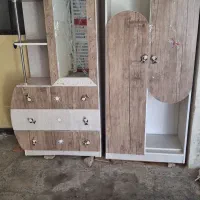 یک جفت کمد دراورنوجوان،