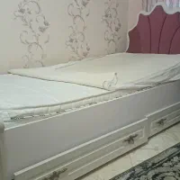 تخت نوجوان