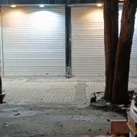 یک در بند مغازه 100متری در حاشیه طبرسی شمالی