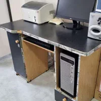 میز کامپیوتر و مطالعه