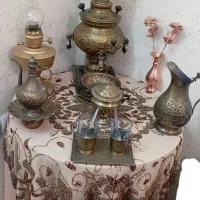 سماوربرنجی باتمام وسایل ومیزخاطره