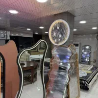 میز نهار خوری. آینه