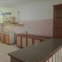 حیاط ویلایی واقع درسیس خ انقلاب کوی قدس