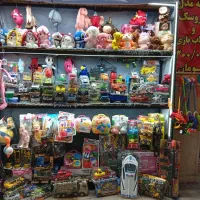 عروسک و اسباب بازی