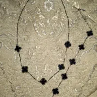 ست گردنبند و دستبند ونکلیف