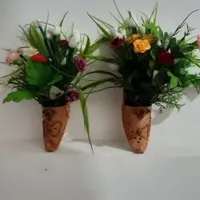 کفش دکوری دیواری با گل مصنوعی