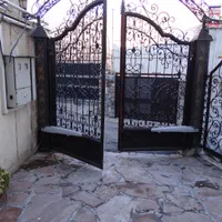 دوربین مداربسته وجک برقی ودزدگیرو ups وکرکره برقی
