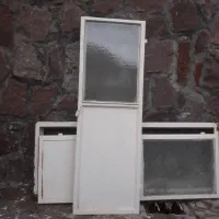 در آهنی سنگین قدیمی