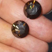 ۲عددالماس سبز بسیارزیبا