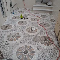 کارگر ماهر کاشیکاری