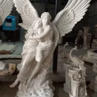 مجسمه لیلی و مجنون بالدار (الهه عشق)