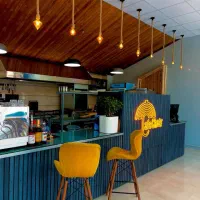 استخدام نیرو در کافه چتر