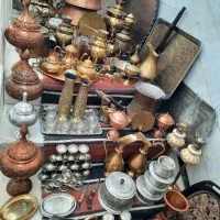 وسایل قدیمی|کلکسیون اشیاء عتیقه|اصفهان, باغ فدک|دیوار