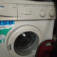 لباسشویی و جارو برقی