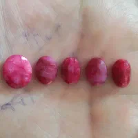 5عدد یاقوت یک عدد یاقوت کهنه 2عدد عقیق زیبا