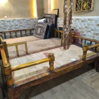 تخت هایی با چوب گردو