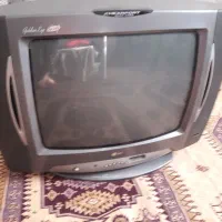 تلویزیون ۲۱ اینچ . سالم با کنترل