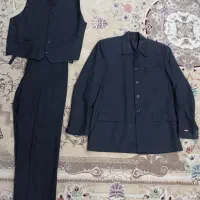 یک دست کت و شلوار و جلیقه ذغالی