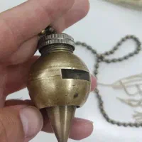 شاقول برنجی عتیقه کلکسیونی خاص زیبا قدیمی نایاب|کلکسیون اشیاء عتیقه|اصفهان, باغ زیار|دیوار