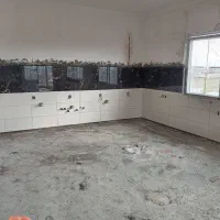 کاشی کاری و سرامیک کاری چسبی و ملاتی انجام میشود