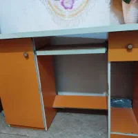 میزتحریر همراه با کتابخانه