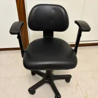 صندلی کامپیوتر چرخدار و جکدار در حد نو