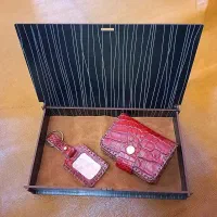 چرم|کیف، کفش، کمربند|آبیک, |دیوار