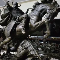 وایکینگ مجسمه برنزی