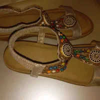 کیف و کفش زنانه|کیف، کفش، کمربند|کیش, |دیوار