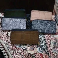۶ عدد کیف پول  زنانه به فروش می‌رسد