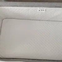 تخت کنار مادر