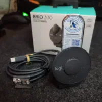 وبکم Brio 300 Logitech