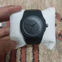 ساعت ترندفول بلک همراه با جعبه رایگان و یک بالشتک