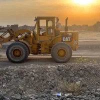 راننده لودر ۹۵۰