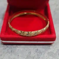 النگو طلای  بچه گانه ۱۰۰بالای تابلو