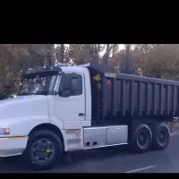 شن و ماسه حمل با کامیون ده چرخ و تک