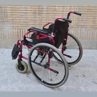 ویلچر تاشو محکم و مقاوم در حد نو