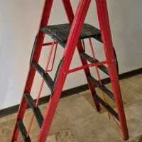 نردبان فوق تاشو