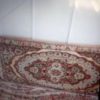 یک جفت پشتی تمیز با یه گلیم